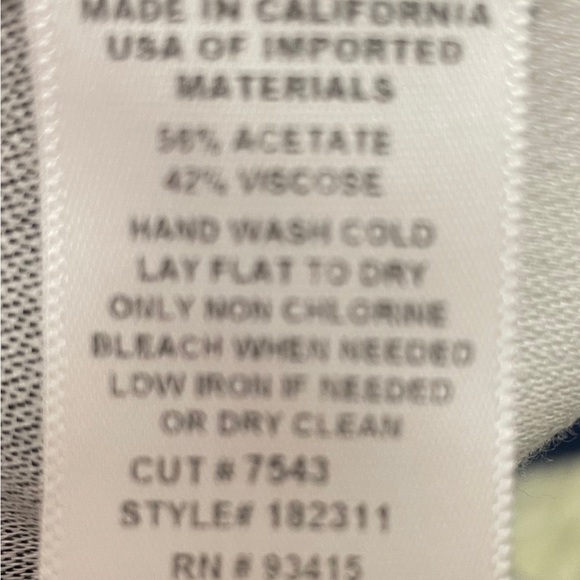 Trina Turk dress with open split sleeves. - Picture 6 of 6